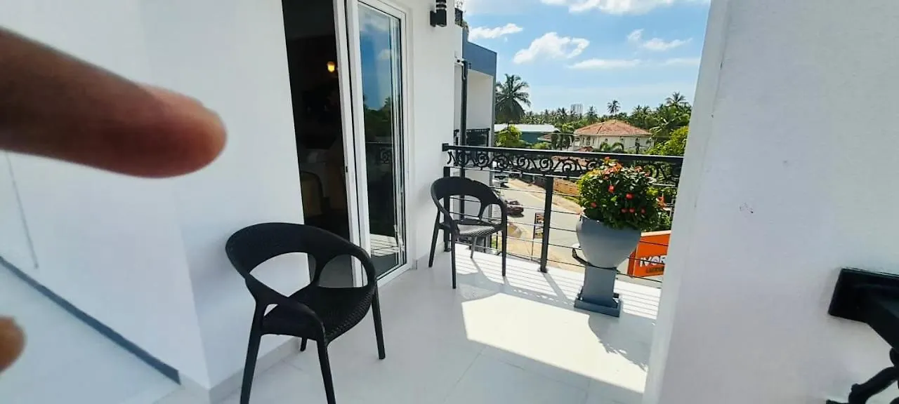 بيت ضيافة Ivory Laze Hotel نيجومبو سريلانكا