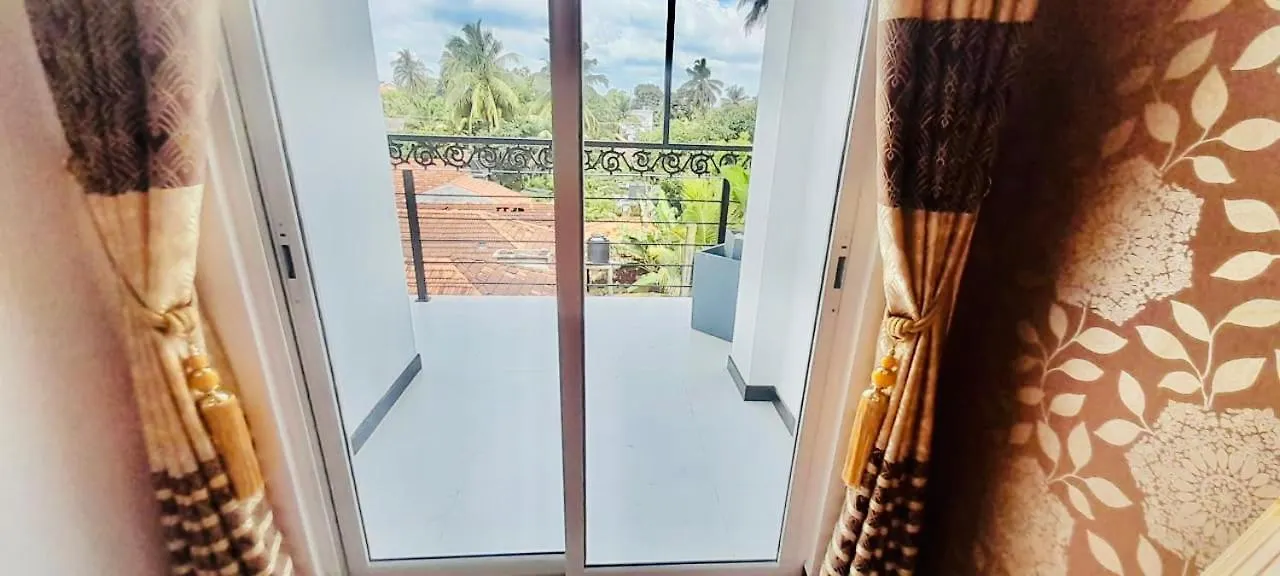 Ivory Laze Hotel نيجومبو سريلانكا