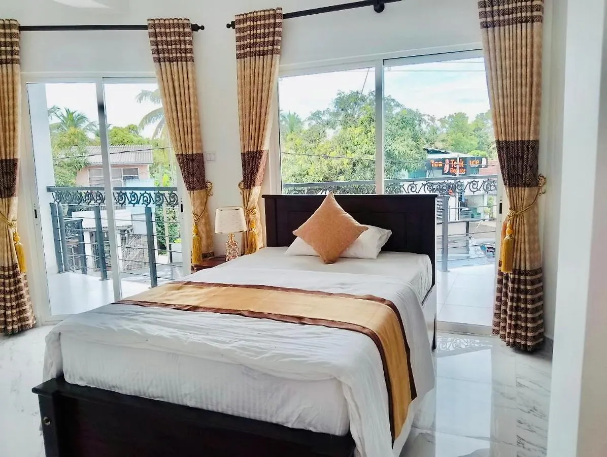 Ivory Laze Hotel Negombo Affittacamere
